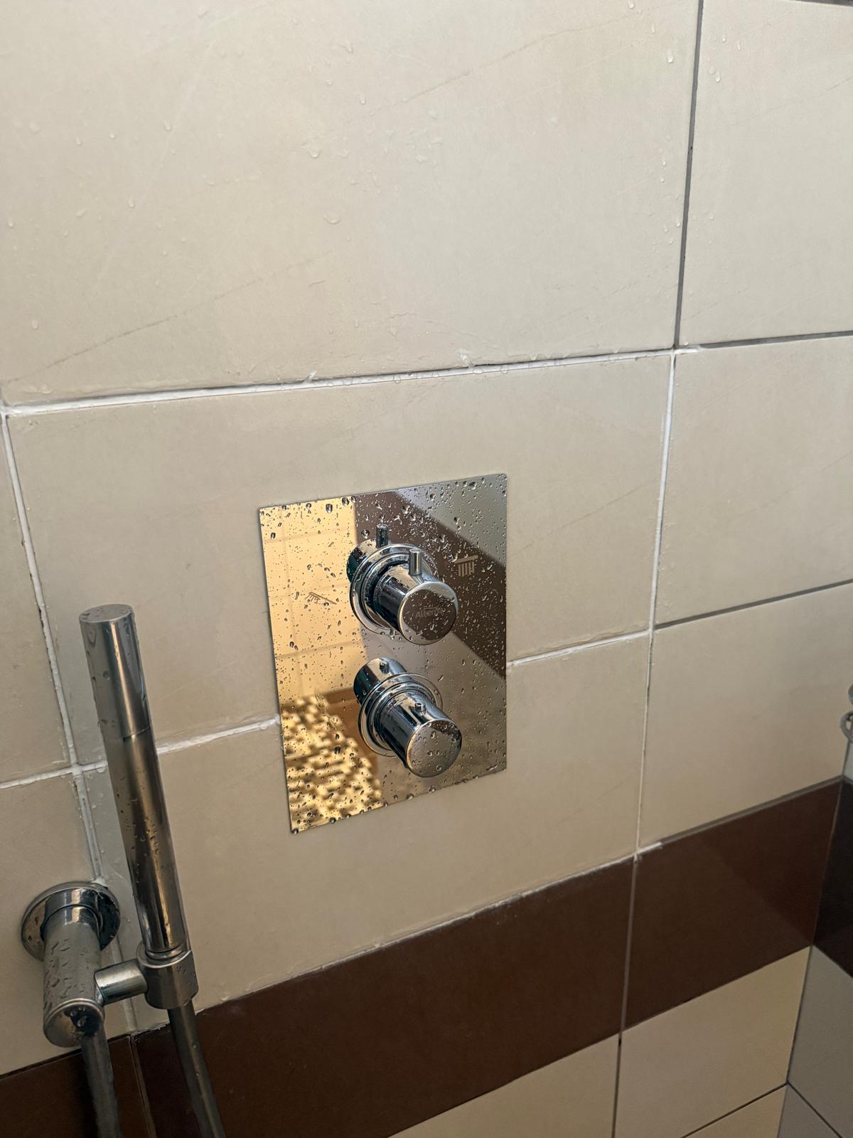 WhatsApp Image 2025-10-15 at 23.00.36