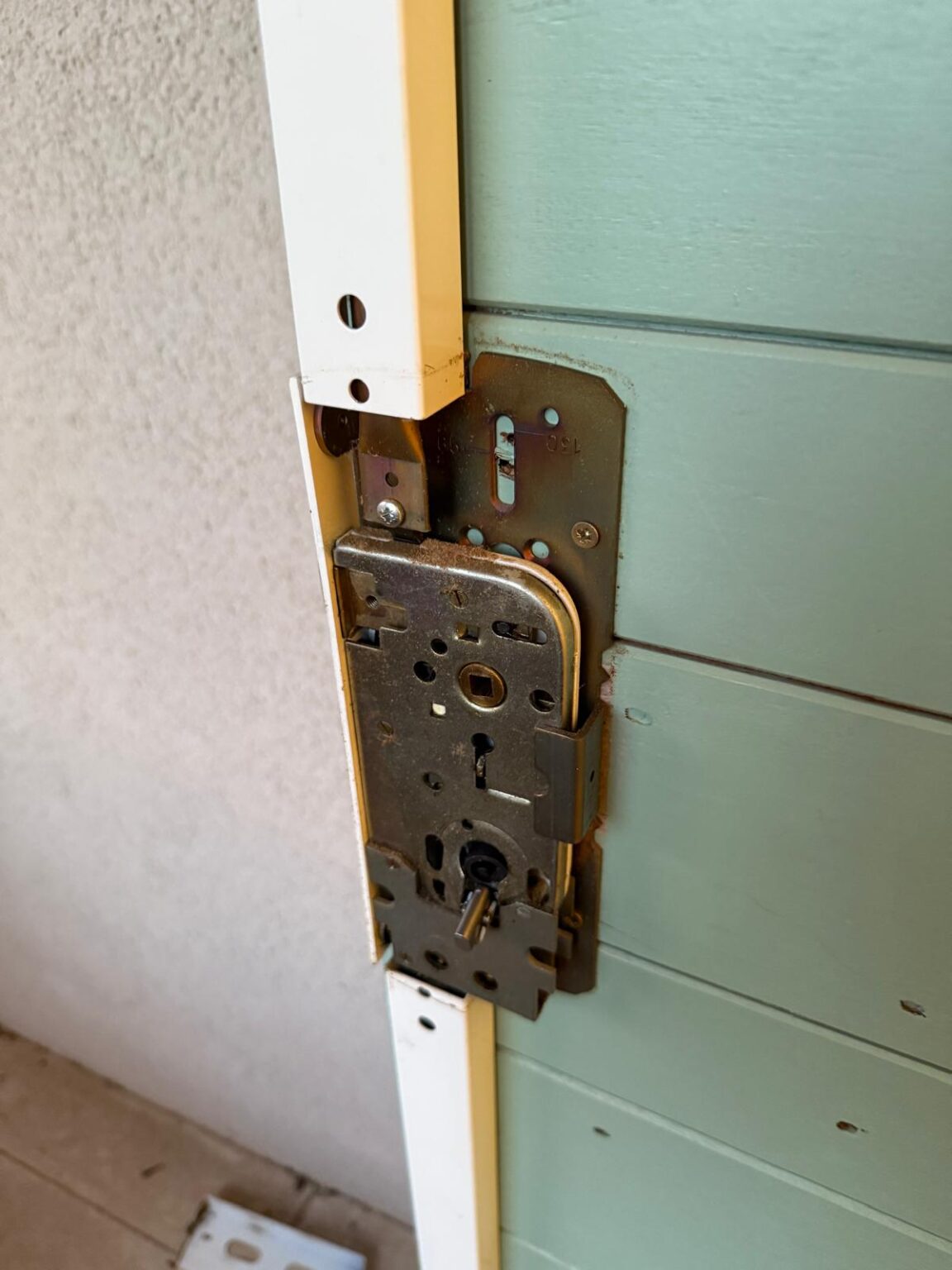 serrurerie-intervention-3-DnfZCm9u