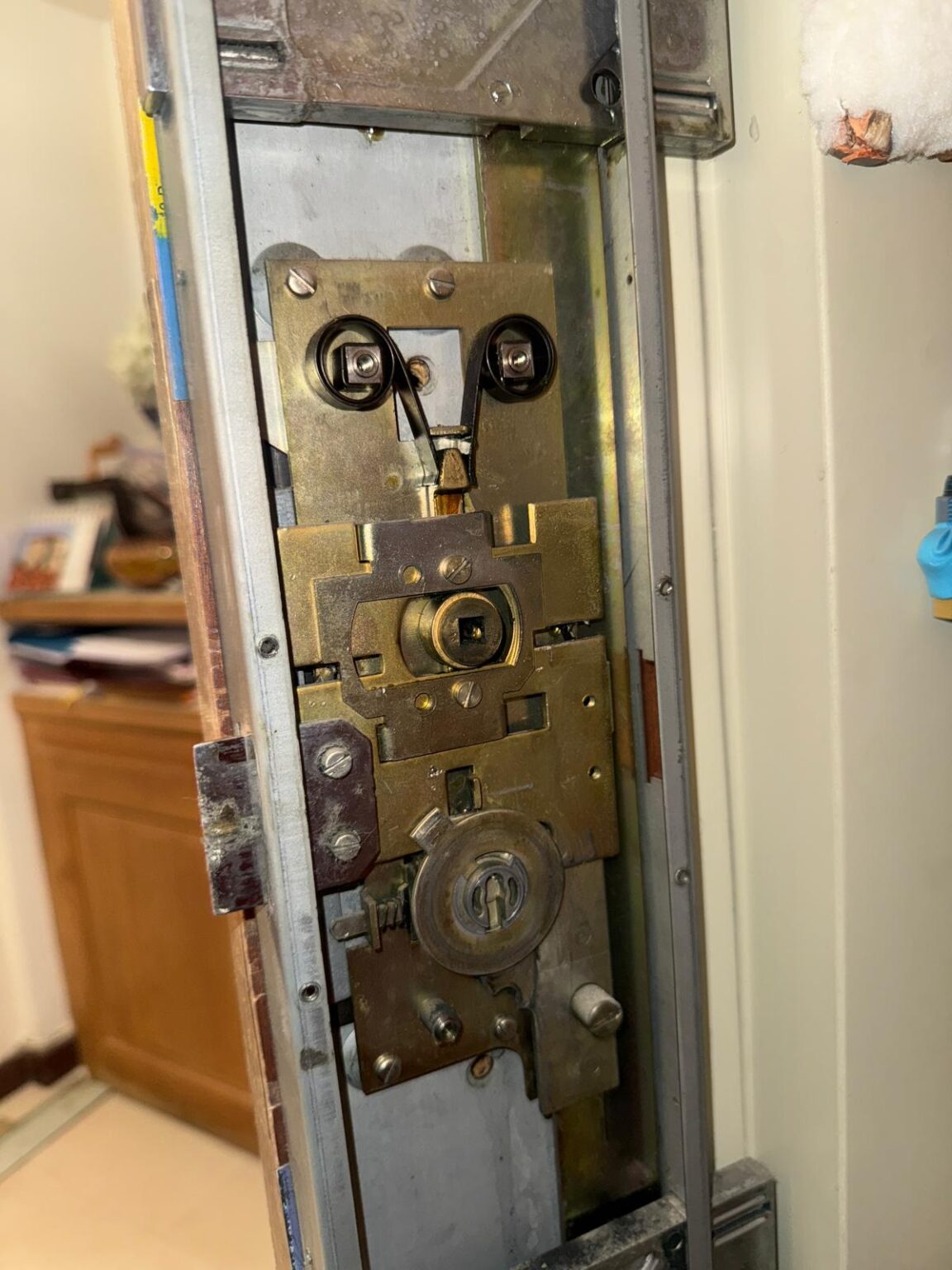 serrurerie-intervention-4-CvKzAAPw