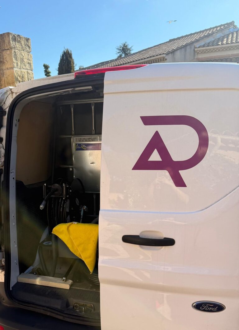 technicien-hydrocurage-1-DKojQmwQ